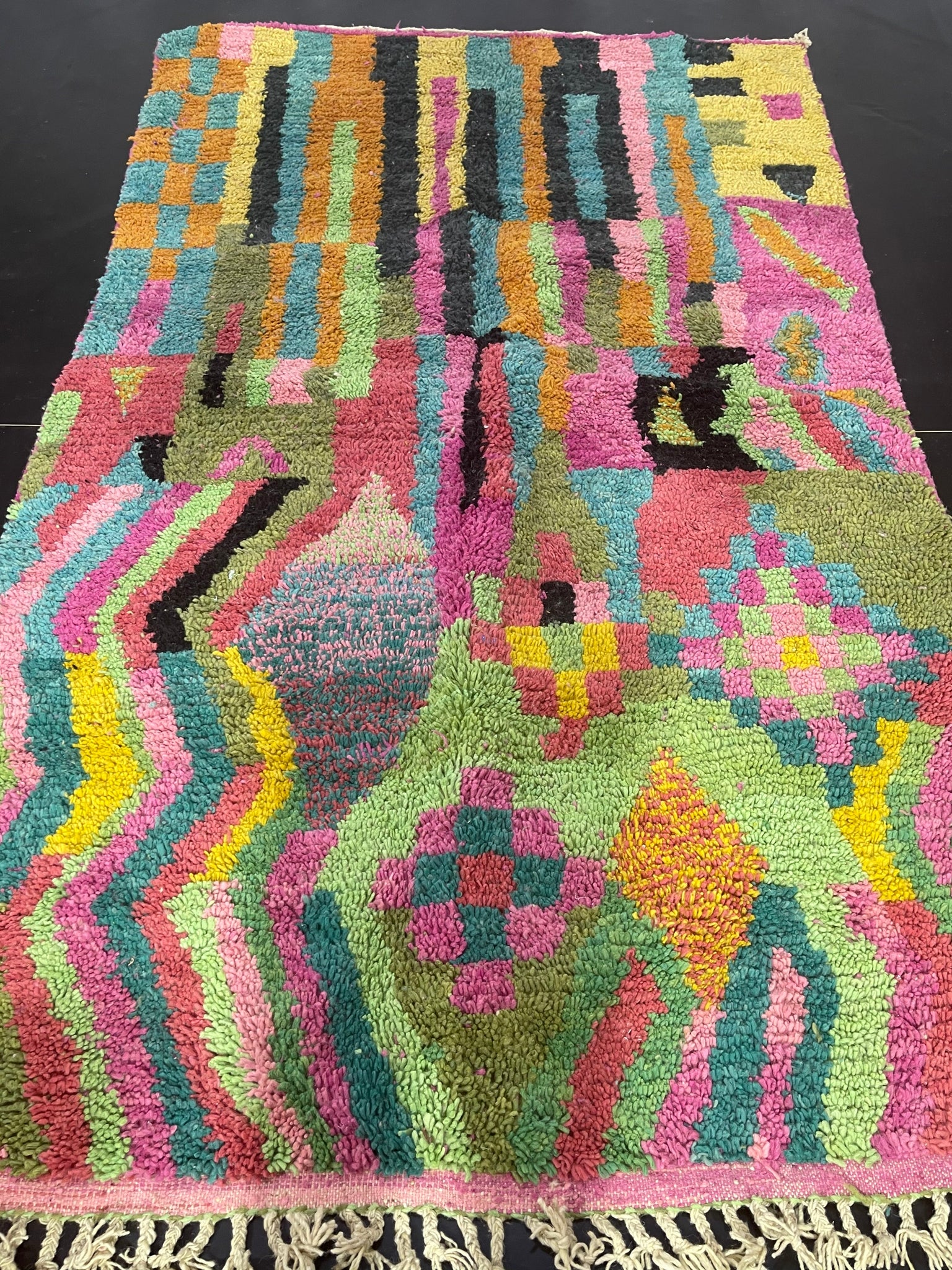 Vibrant Authentic Rug - craftkechbrand