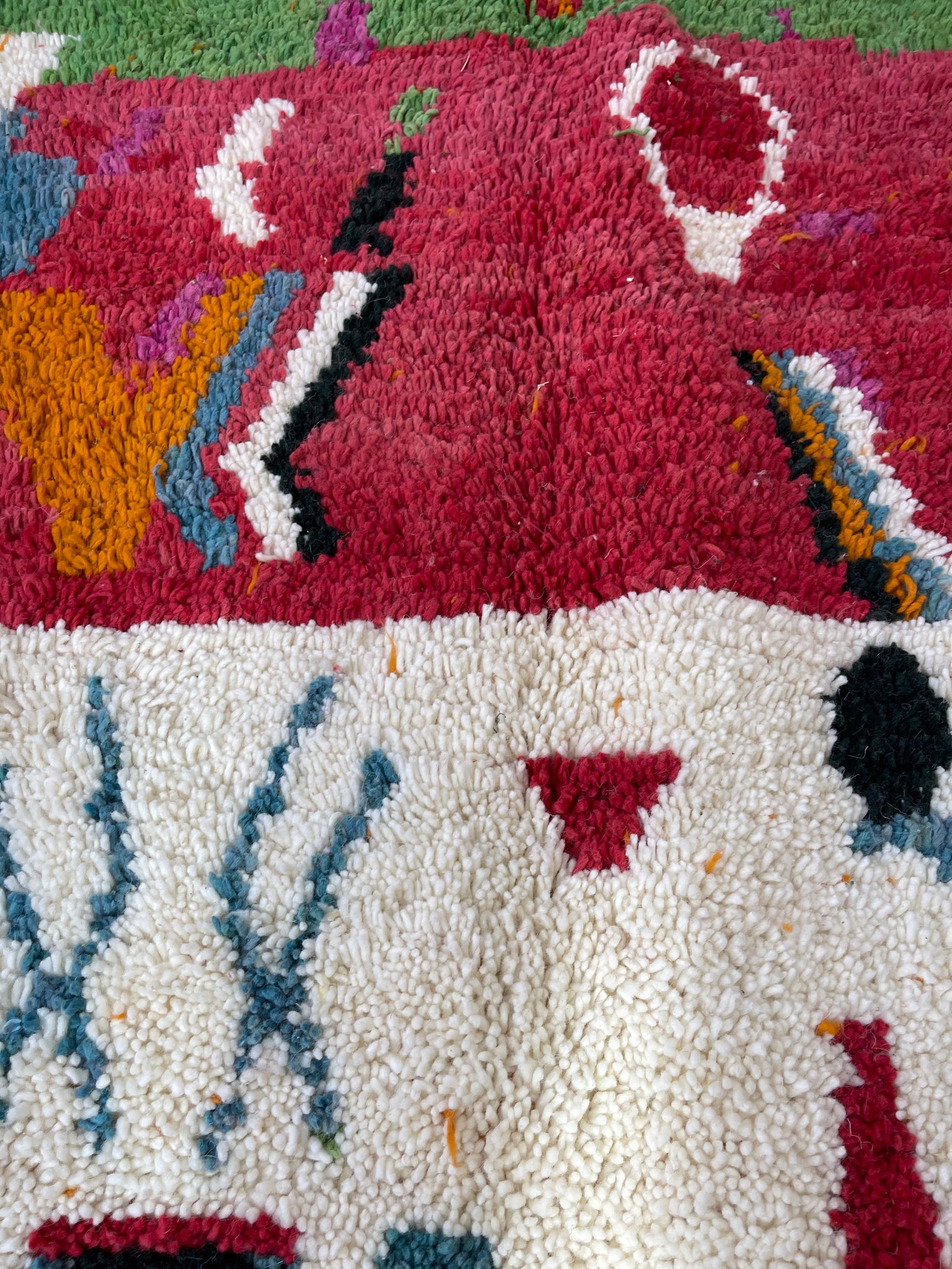 Artistic Moroccan Rug raybou - craftkechbrand