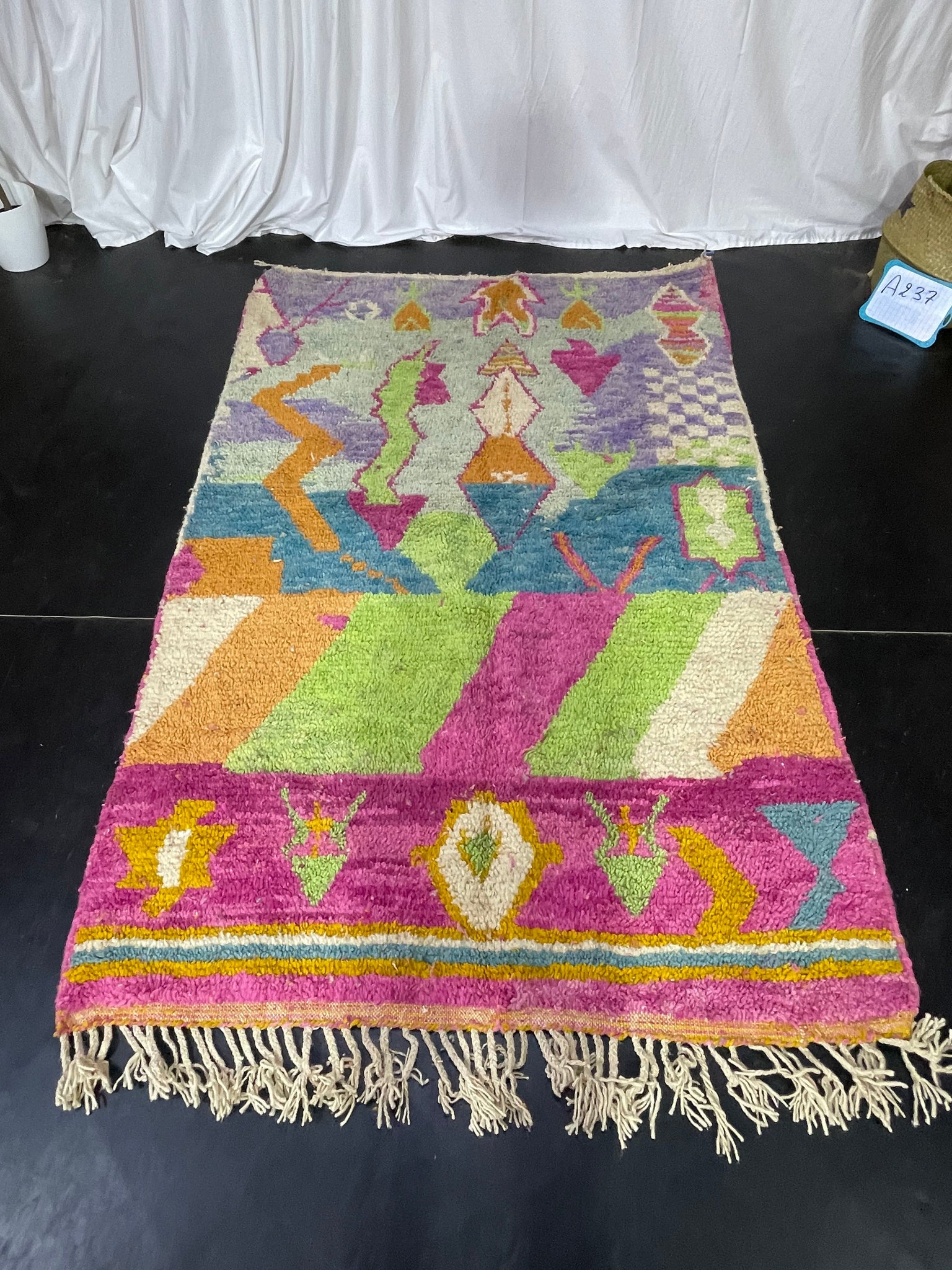 VINTAGE MOROCCAN RUG - craftkechbrand